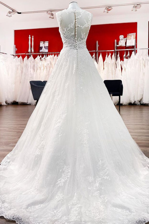 Langes A-Linien-Brautkleid mit Tüll und Spitzenapplikationen