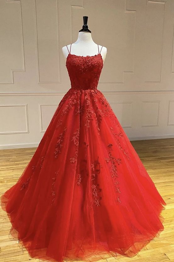 Vestido de fiesta largo de tul con encaje y espalda descubierta con cordones