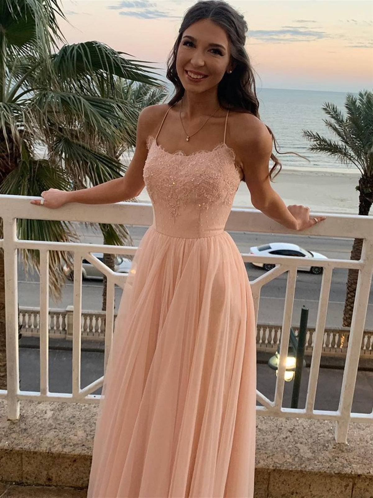 Vestidos de fiesta formales largos de tul con encaje y espalda abierta