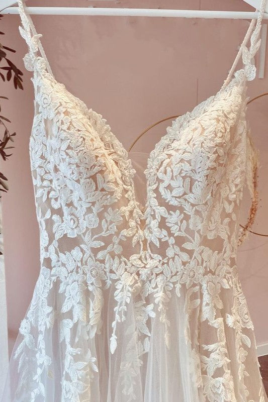 Langes A-Linien-Brautkleid aus Tüll mit Herzausschnitt und Spitzenapplikationen