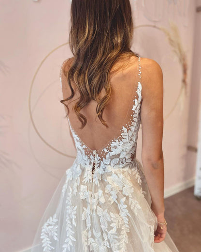 Long A-Line V-neck Appliques Lace Tulle Backless Wedding Dress