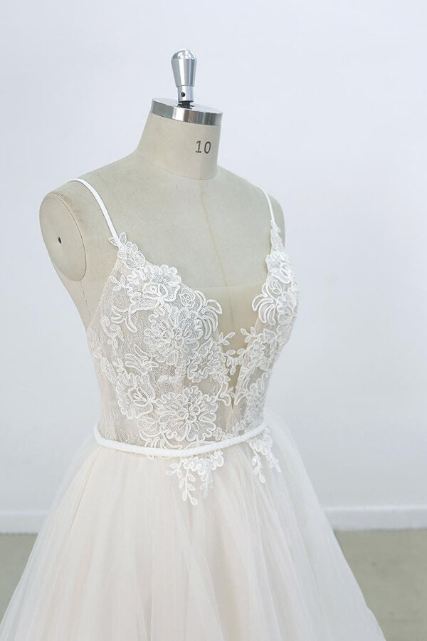 Vestido de novia largo de tul con encaje y apliques de escote en V y corte A