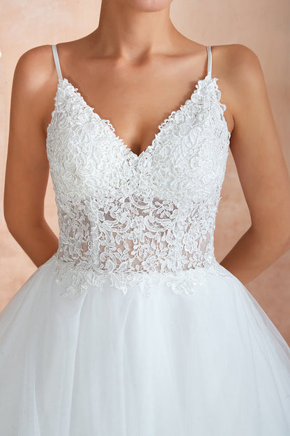Long A-line V-neck Appliques Tulle Wedding Dress