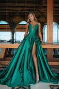 Langes, smaragdgrünes Ballkleid in A-Linie mit V-Ausschnitt und Schlitz