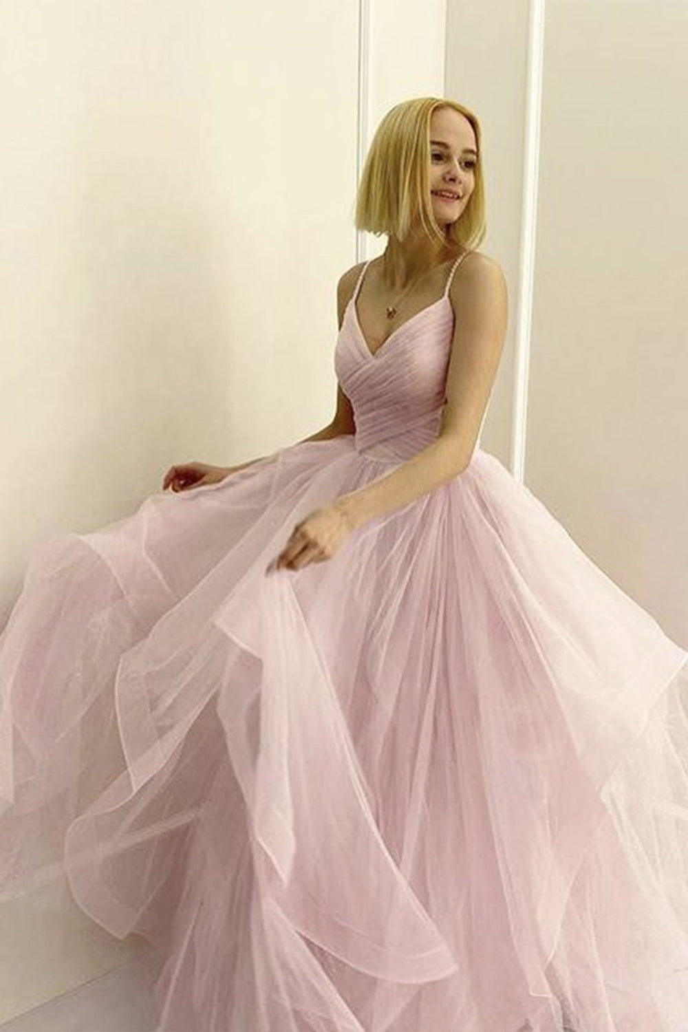 Lange A-Linie V-Ausschnitt Flauschige Tüll Ballkleider Rosa Formale Abendkleider