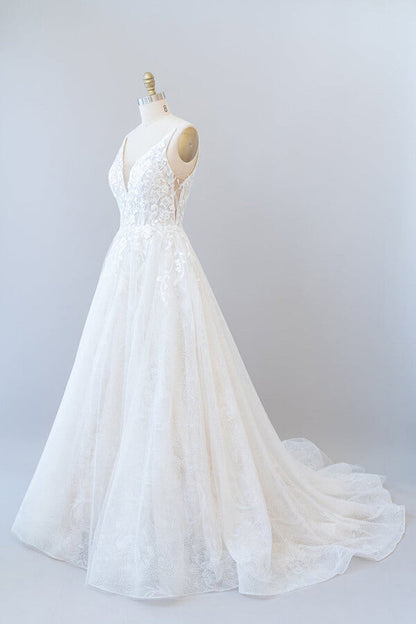 Long A-line V-neck Open Back Appliques Lace Tulle Wedding Dress