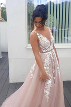 Vestido de fiesta largo de tul con escote en V, tirantes finos, espalda descubierta y apliques de encaje