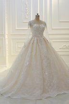 Langes Ballkleid mit Perlenbesatz, Bateau-Ausschnitt, Applikationen, Spitze und Ärmeln