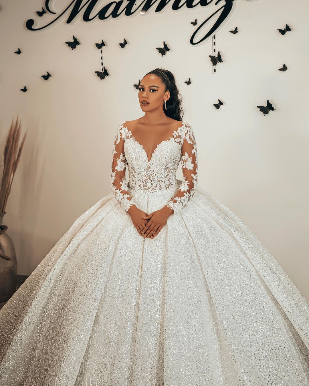 Long Ball Gown Sweetheart Appliques Lace Sequins Ruffles Wedding Dress with Sleeves
