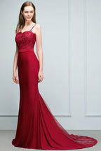 Vestidos de fiesta largos color burdeos con escote en forma de corazón, corte sirena y apliques de cuentas