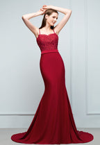 Vestidos de fiesta largos color burdeos con escote en forma de corazón, corte sirena y apliques de cuentas