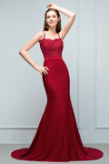 Vestidos de fiesta largos color burdeos con escote en forma de corazón, corte sirena y apliques de cuentas