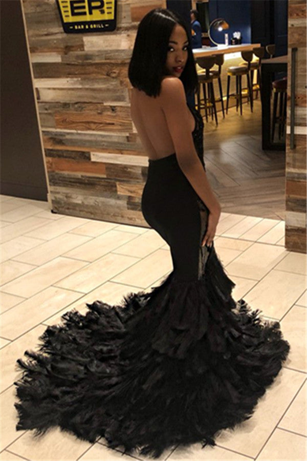 Langes schwarzes Ballkleid im Meerjungfrau-Stil mit Neckholder und offenem Rücken und Applikationen
