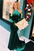 Vestido de fiesta largo de terciopelo verde con cuello alto y corte sirena