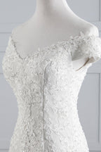 Vestido de novia largo de sirena con encaje y hombros descubiertos