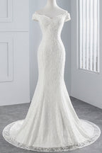 Vestido de novia largo de sirena con encaje y hombros descubiertos