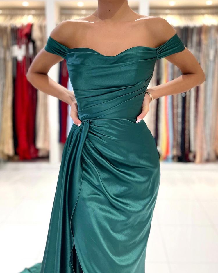 Vestido de fiesta largo de sirena con hombros descubiertos, espalda descubierta, abertura frontal y cola lateral