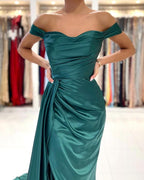Vestido de fiesta largo de sirena con hombros descubiertos, espalda descubierta, abertura frontal y cola lateral