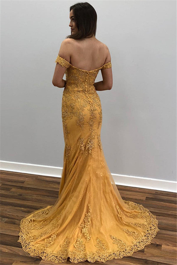 Vestido de fiesta largo de sirena con hombros descubiertos y encaje dorado