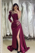 Langes Meerjungfrau-Ballkleid mit einer Schulter und Schlitz vorne