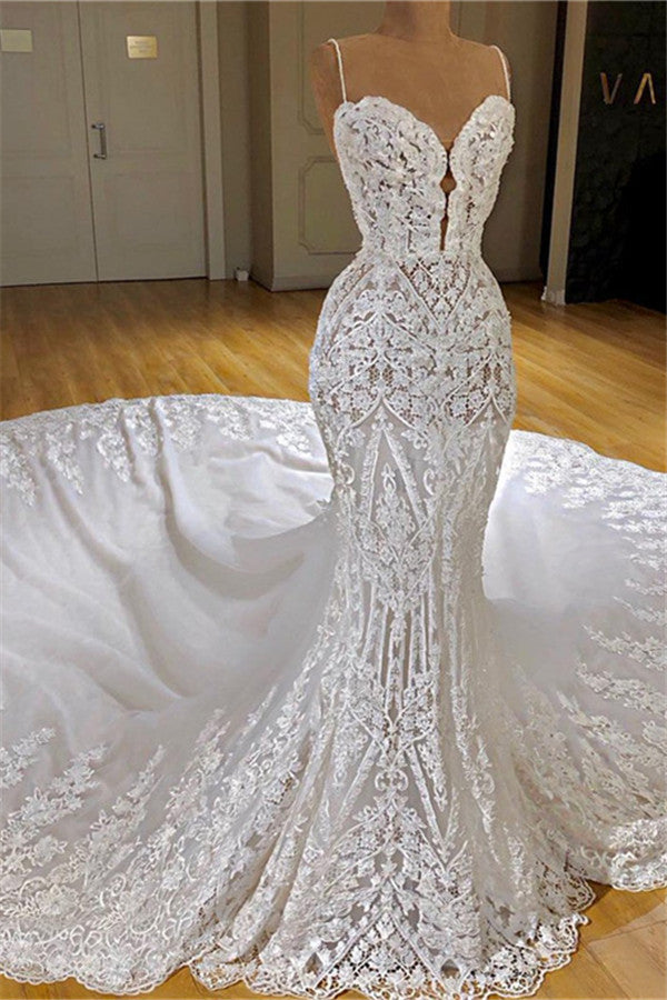 Langes Meerjungfrau-Brautkleid mit Spaghettiträgern und Spitzenapplikationen und Kathedralenschleppe