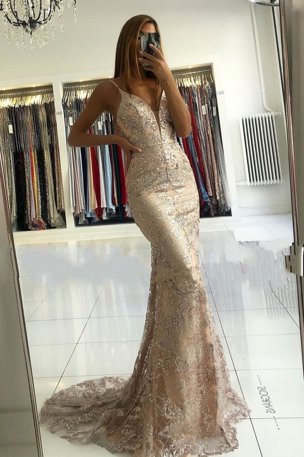 Vestido de fiesta largo de sirena con escote en forma de corazón, tirantes finos y apliques de encaje