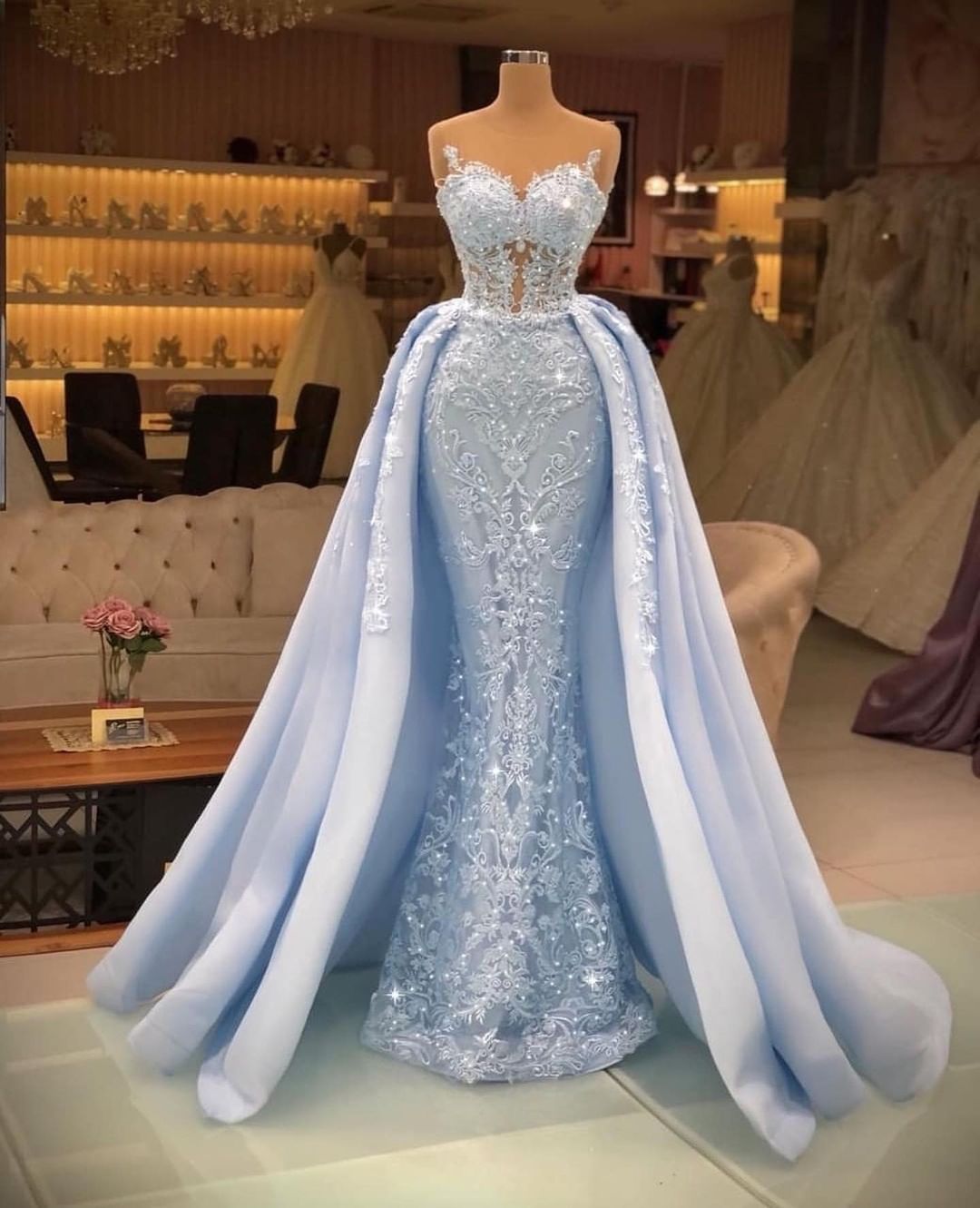 Langes Meerjungfrau-Ballkleid im Sweetheart-Stil aus glitzerndem Tüll mit abnehmbarer Schleppe