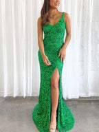 Langes rückenfreies Ballkleid im Meerjungfrauen-Stil mit V-Ausschnitt und Pailletten und Schlitz in Grün