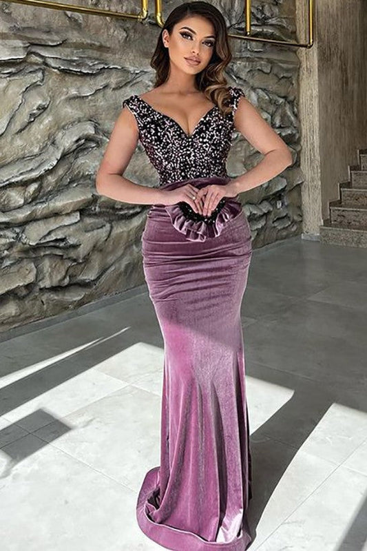 Langes Meerjungfrau-Ballkleid aus Samt mit V-Ausschnitt und Glitzer