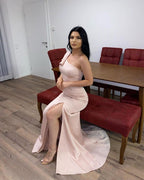 Langes, schlichtes Meerjungfrau-Ballkleid mit One-Shoulder-Träger und Schlitz