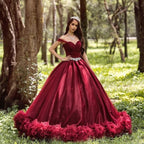 Vestido de novia largo de tul con hombros descubiertos y corte princesa