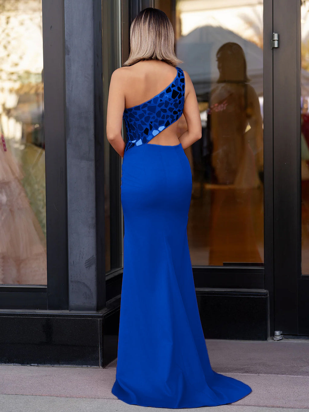 Ashley |Etuikleid mit One-Shoulder-Schnitt und Spiegelpailletten