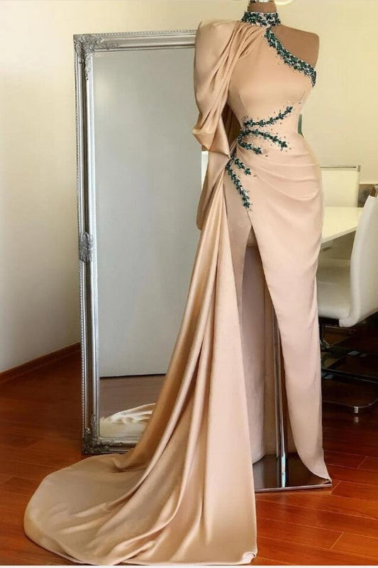 Langärmliges, hochgeschlossenes, einschultriges Meerjungfrau-Ballkleid mit Schlitz