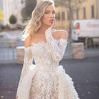 Langärmliges, schulterfreies Meerjungfrau-Brautkleid mit Schleppe