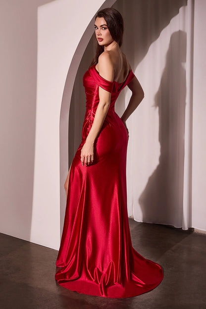 langes schulterfreies Abendkleid mit Schleppe