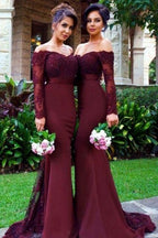 Vestido de dama de honor de encaje burdeos con hombros descubiertos y corte sirena para fiesta 