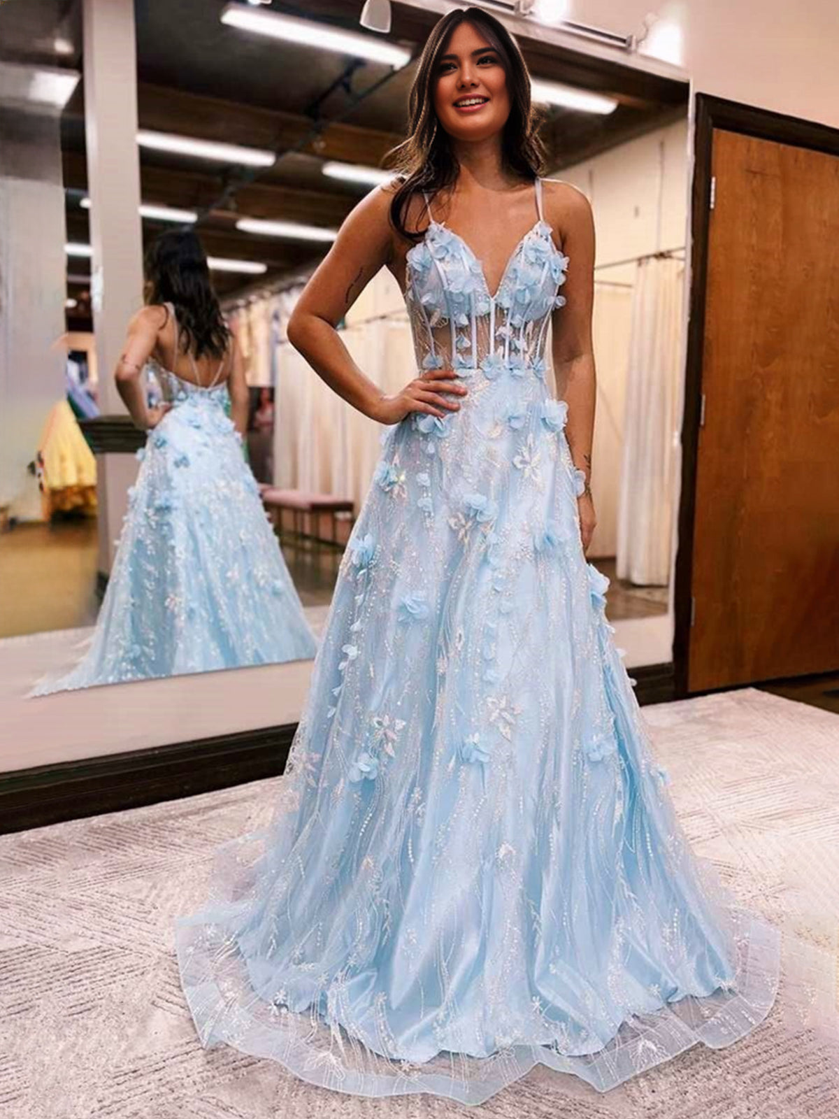 Luminea | Vestido de fiesta largo azul claro con encaje floral 3D, escote en V y corte A