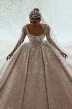 Luxuriöses A-Linien-Brautkleid mit langen Ärmeln und Schleppe