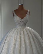 Vestidos de novia de lujo con tirantes finos, escote corazón, encaje y sin mangas