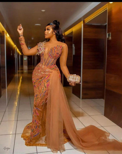 Vestido de fiesta de sirena con cuentas de lujo, mangas largas y cola de tul