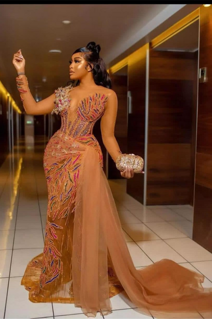 Vestido de fiesta de sirena con cuentas de lujo, mangas largas y cola de tul