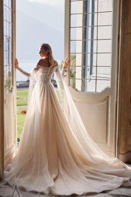 Luxury Beautiful Off-the-shoulder long sleeves a-line lace Wedding Dresses beading