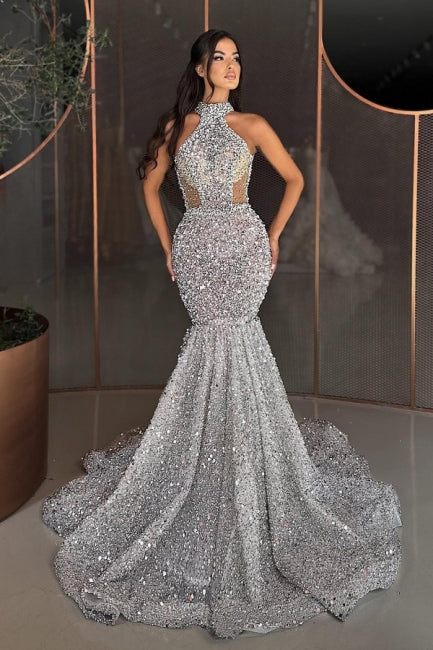 Luxuriöses, ärmelloses Meerjungfrau-Ballkleid mit hohem Hals und Strass