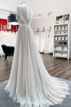 Vestido de novia de lujo largo de corte A con escote en V, tul, espalda abierta y encaje