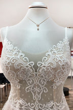 Vestido de novia de lujo largo de corte A con escote en V, tul, espalda abierta y encaje