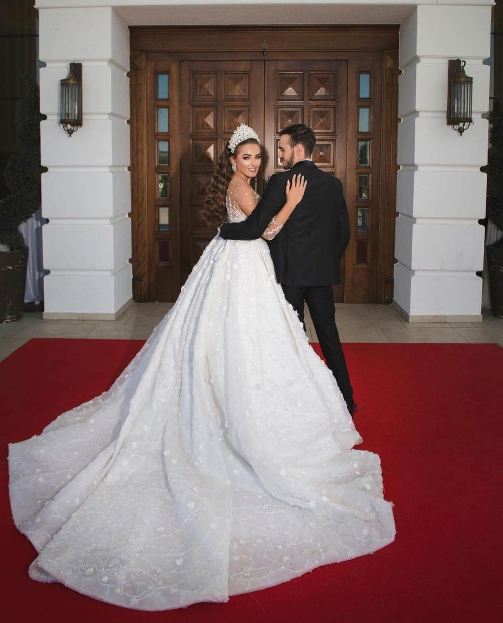 Luxuriöses langes Ballkleid mit süßen Perlen und Glitzer