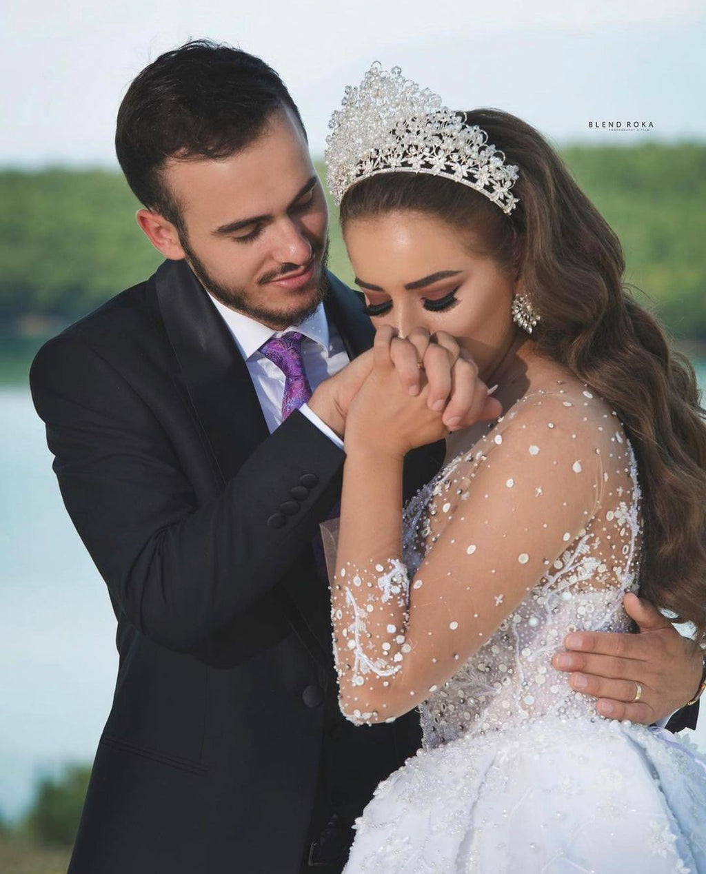Luxuriöses langes Ballkleid mit süßen Perlen und Glitzer
