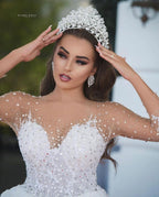 Luxuriöses langes Ballkleid mit süßen Perlen und Glitzer