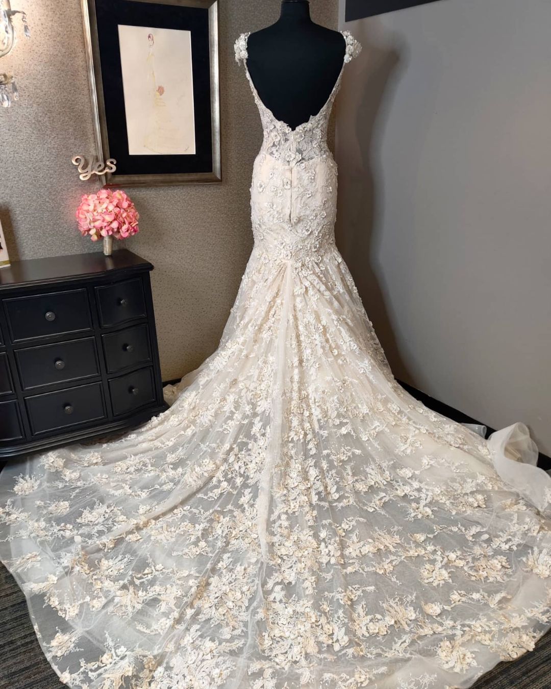 Luxus Meerjungfrau Sweetheart Spitze Rückenfreies Brautkleid