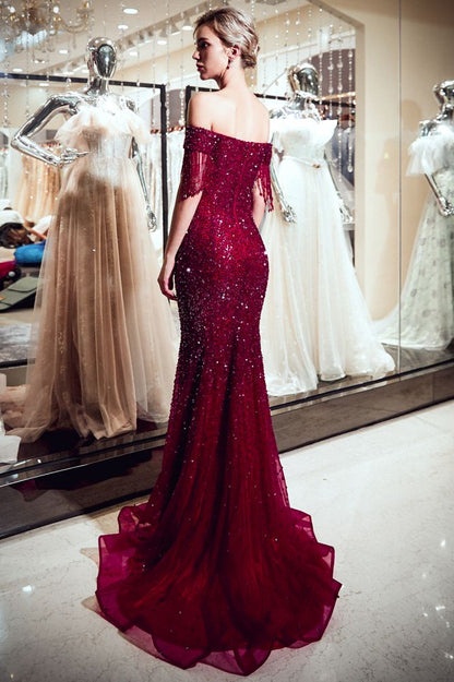 Vestido de noche de lujo con escote en V, hombros descubiertos y lentejuelas hasta el suelo